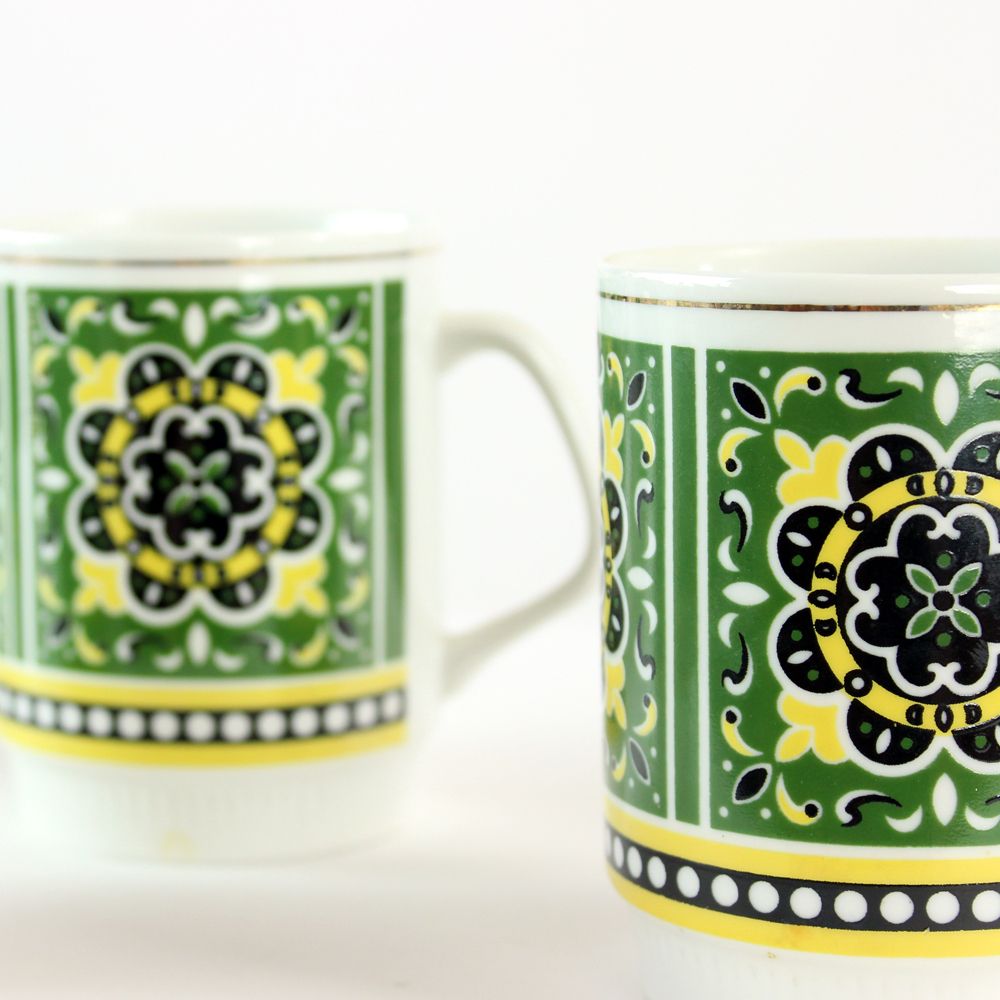 Set Of 4 Mugs In Porcelain, Czechoslovakia / China 1960s photo for sale
