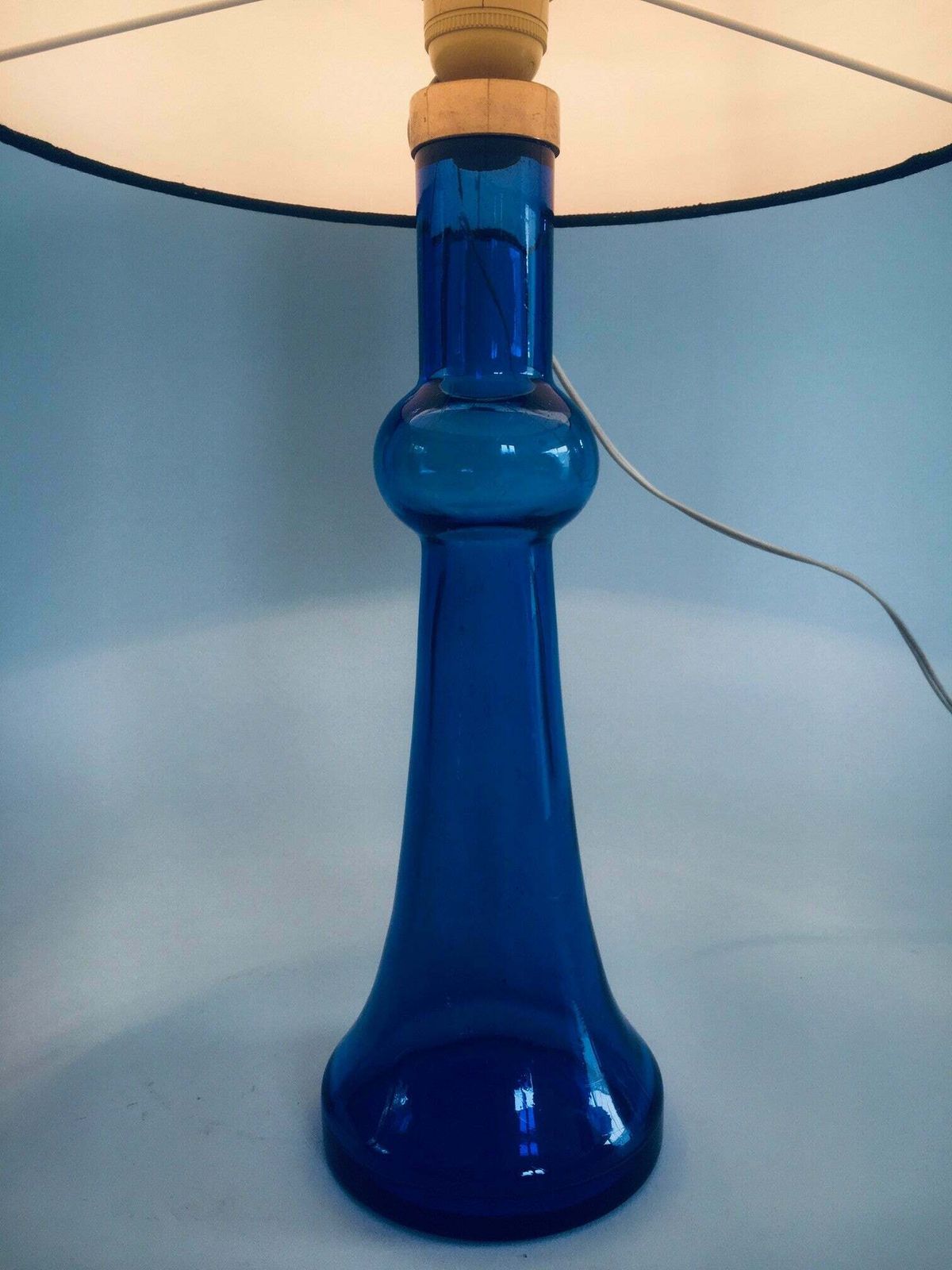 photo for sale Mid Century Design Blauwe Glazen Tafellamp Door Nanny Still Voor Raak, Nederland, Ca. Jaren 1960