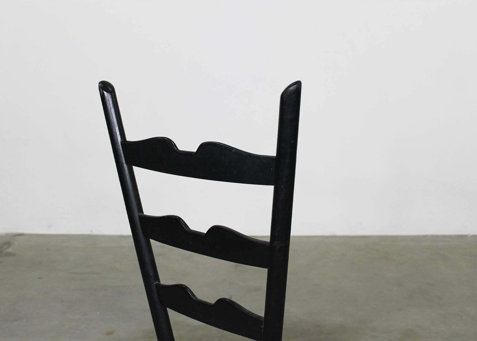 Gio Ponti Set Of Two Fireside Chairs In Black Lacquered Wood And Rush 1950s photo buy