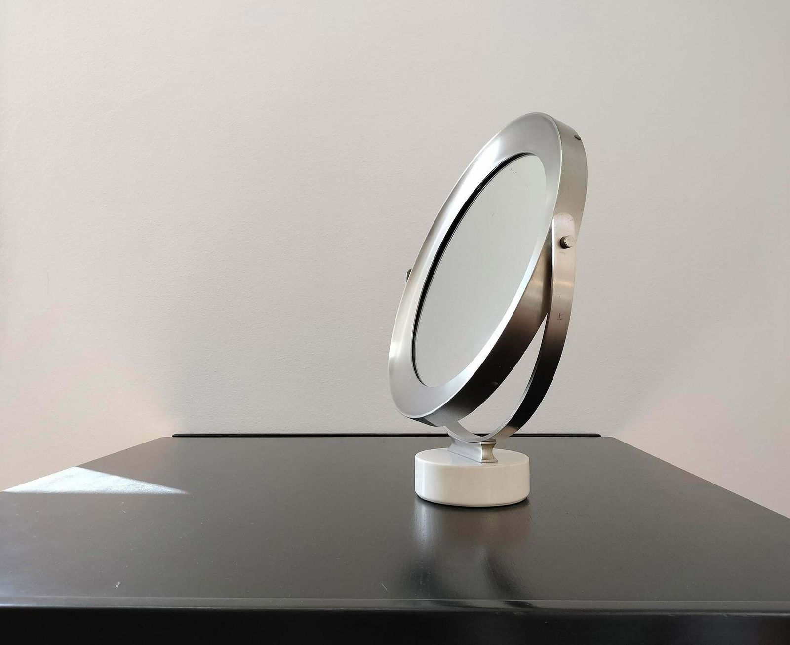 Sergio Mazza Narciso Table Mirror By Artemide 1970s photo vinterior