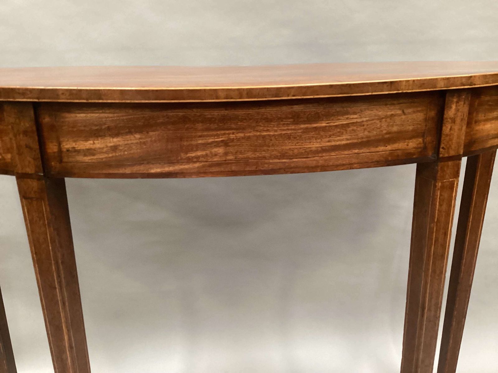 4070.0 A Fine George III Mahogany Hepplewhite Side Table / Console Table photo