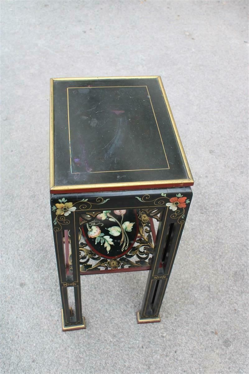 Furniture Guèridon In Chinese Lacquer Circa 1950s Colored Wood And Floral With Gilded Parts photo