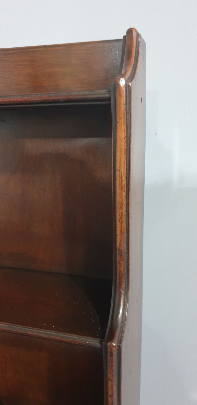 895.0 Mahogany Cabinet Of Small Proportions photo