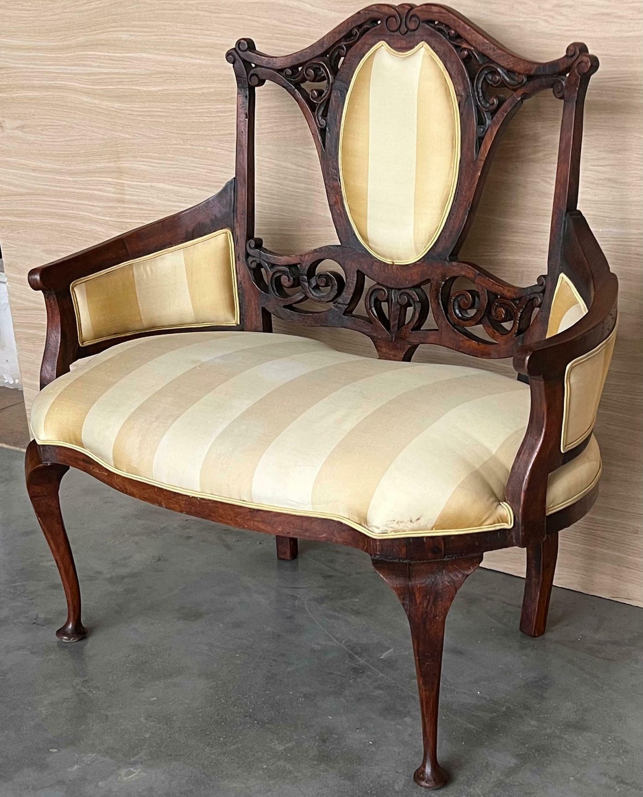 Paire de grands fauteuils Art Nouveau en noyer photo 3680.0