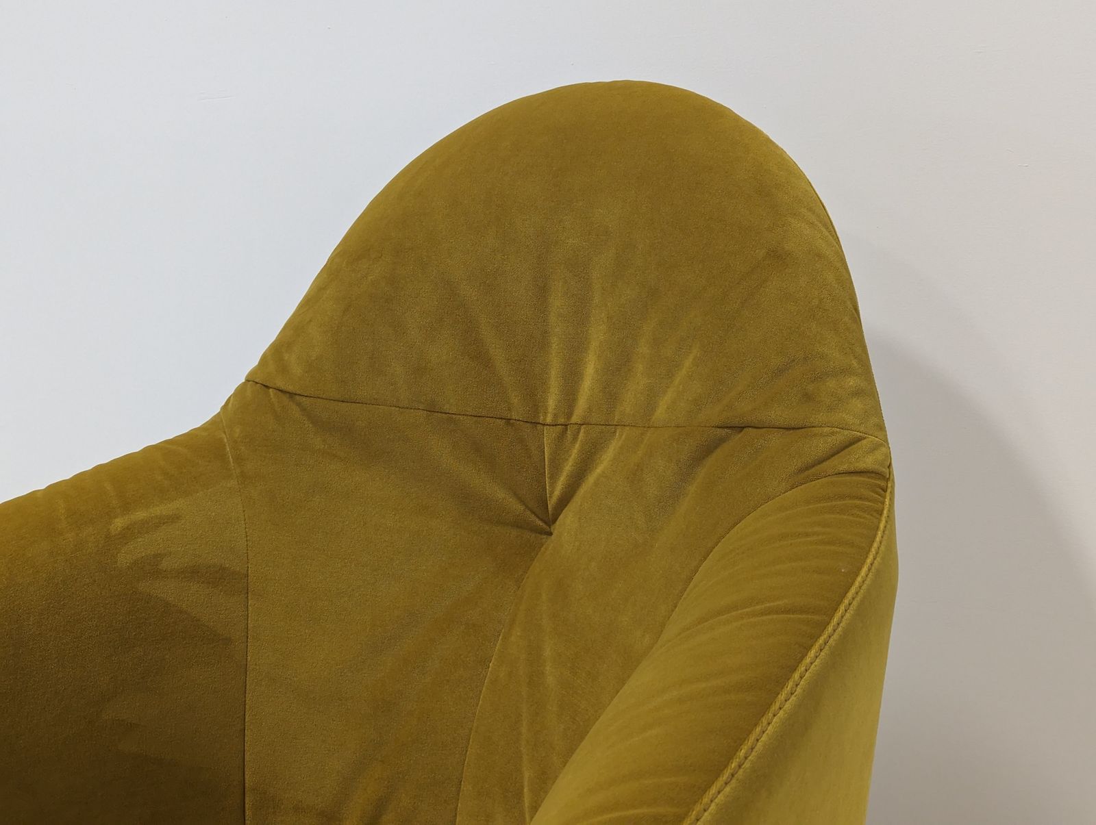 Furniture Golden Velvet Yellow Armchair photo