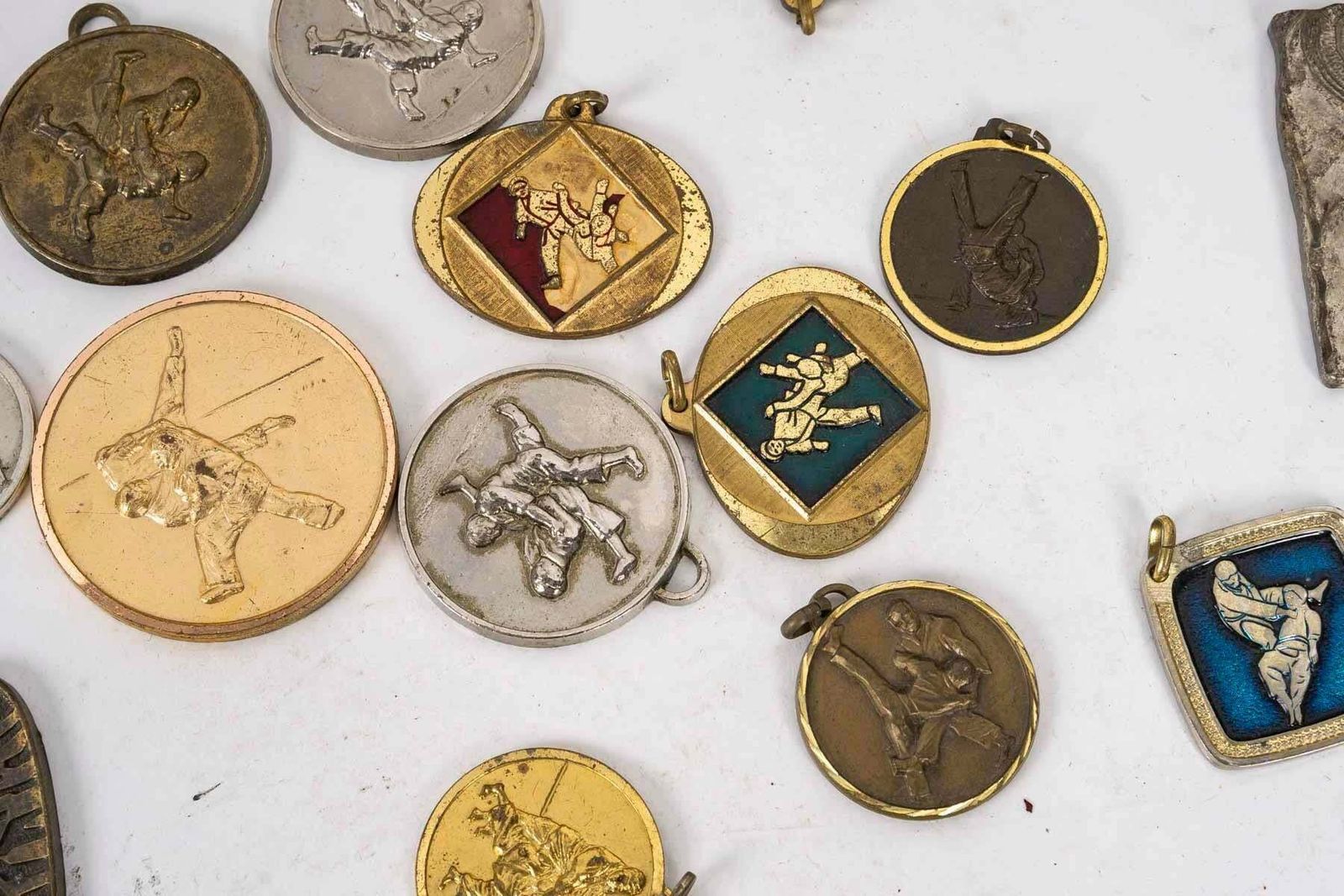 Set Of 25 Sports Medals, 20th Century. photo Home Decor