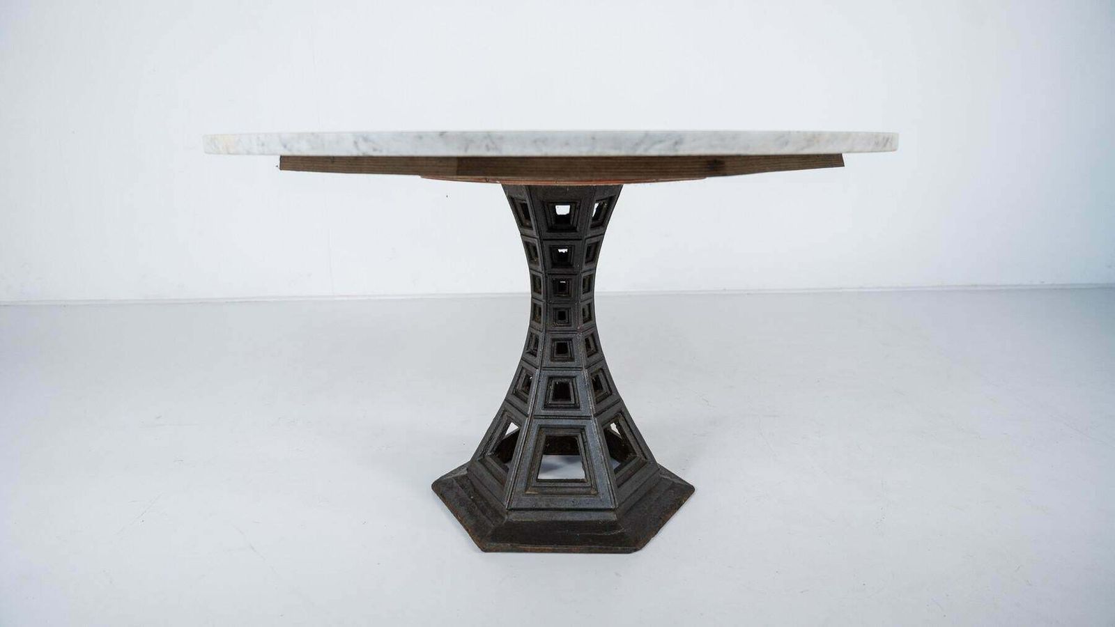Prospettica Dining Table By Paolo Portoghesi photo Furniture