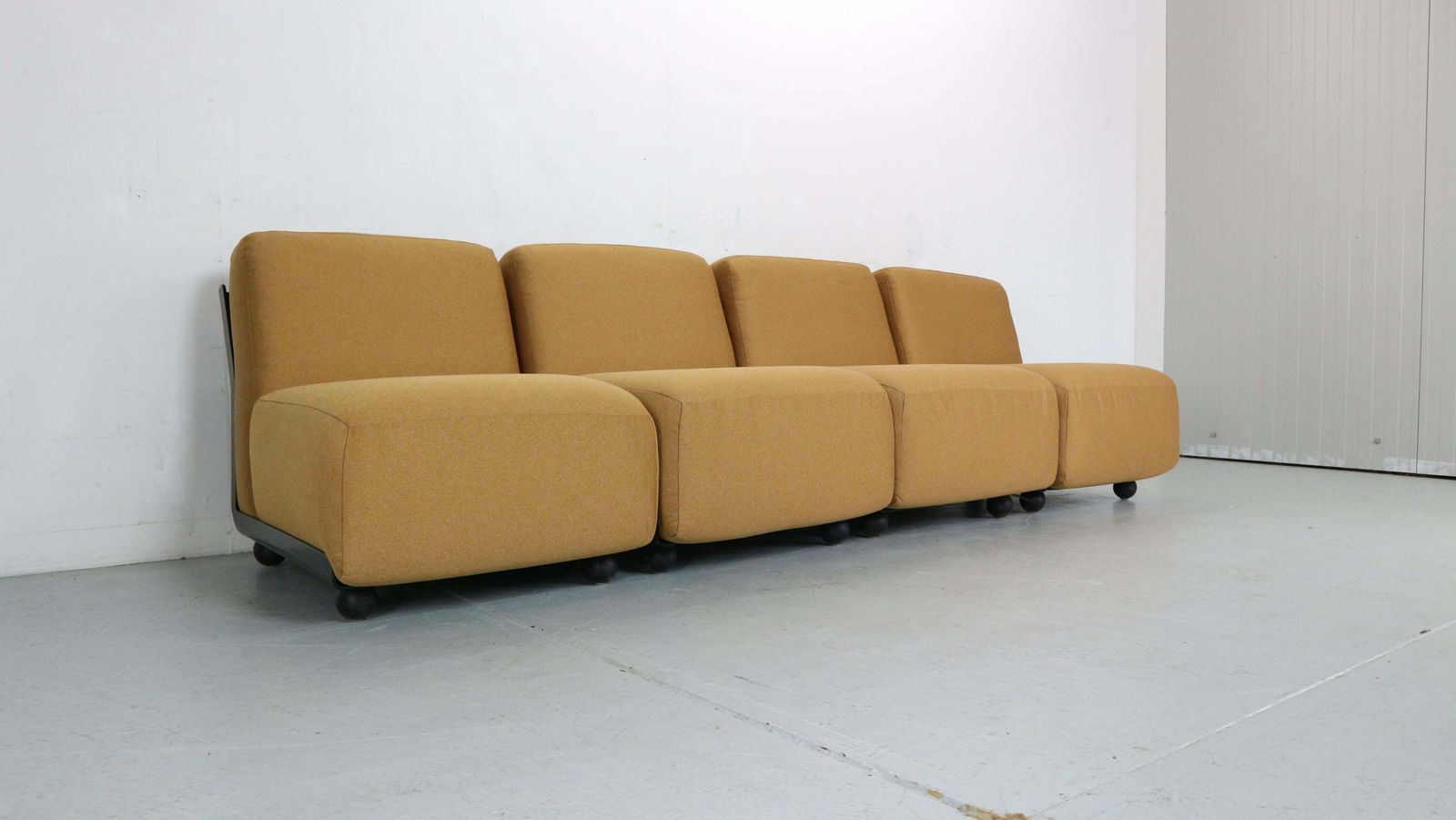 Italian Amanta 24 Chairs By Mario Bellini For C&B, 1970s photo vinterior