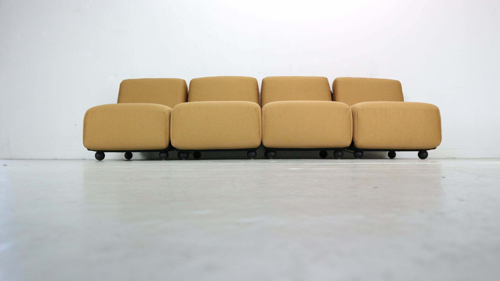 Italian Amanta 24 Chairs By Mario Bellini For C&B, 1970s photo vintage