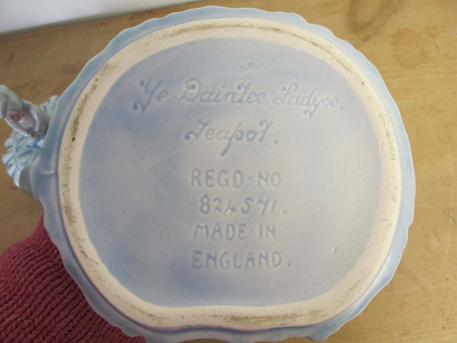 Ye Daintee Ladyee Teapot. Pale Blue Crinoline Lady Teapot No. 824571 Made By Sadler, England. photo vintage