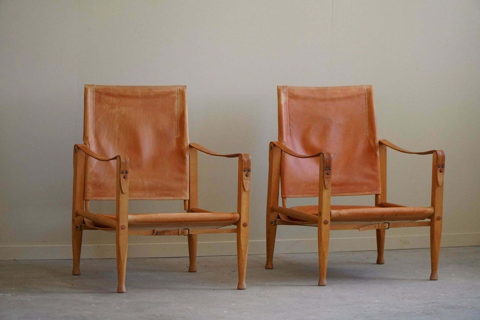 5224.0 Kaare Klint A Pair Of Safari Chairs In Ash And Leather Rud Rasmussen 1960s photo