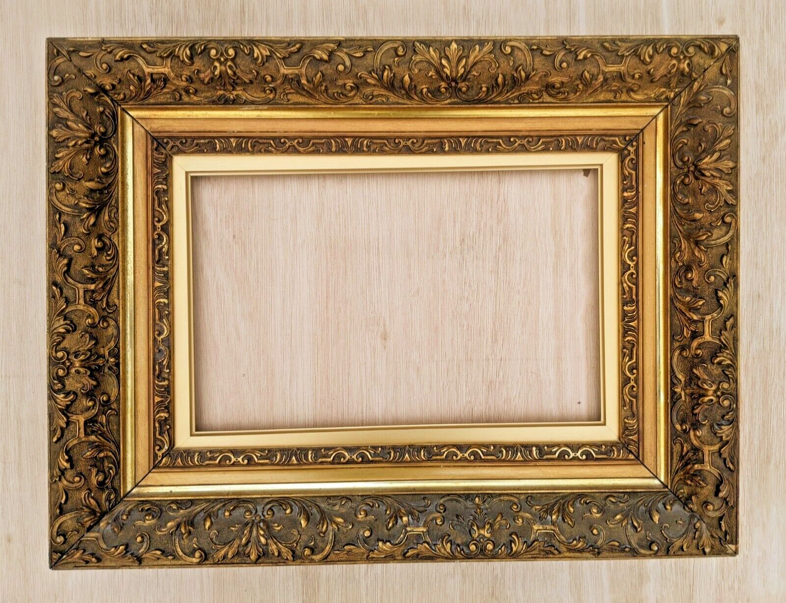 Good Victorian Gilt Frame, 1800s photo furniture