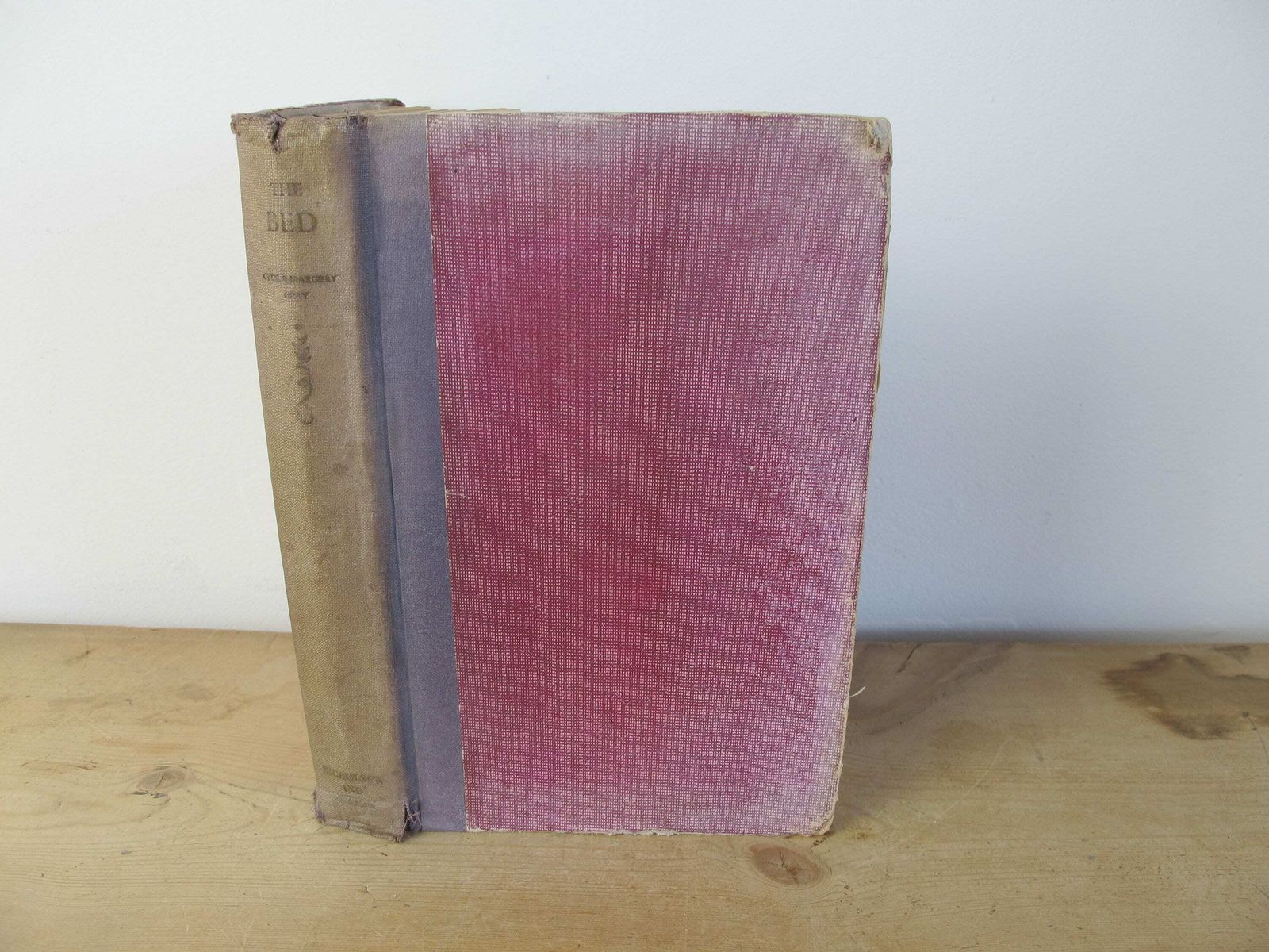 The Bed Or The Clinophile's Vade Mecum By Cecil And Margery Gray Decorated By Michael Ayrton First Edition 1946 photo furniture