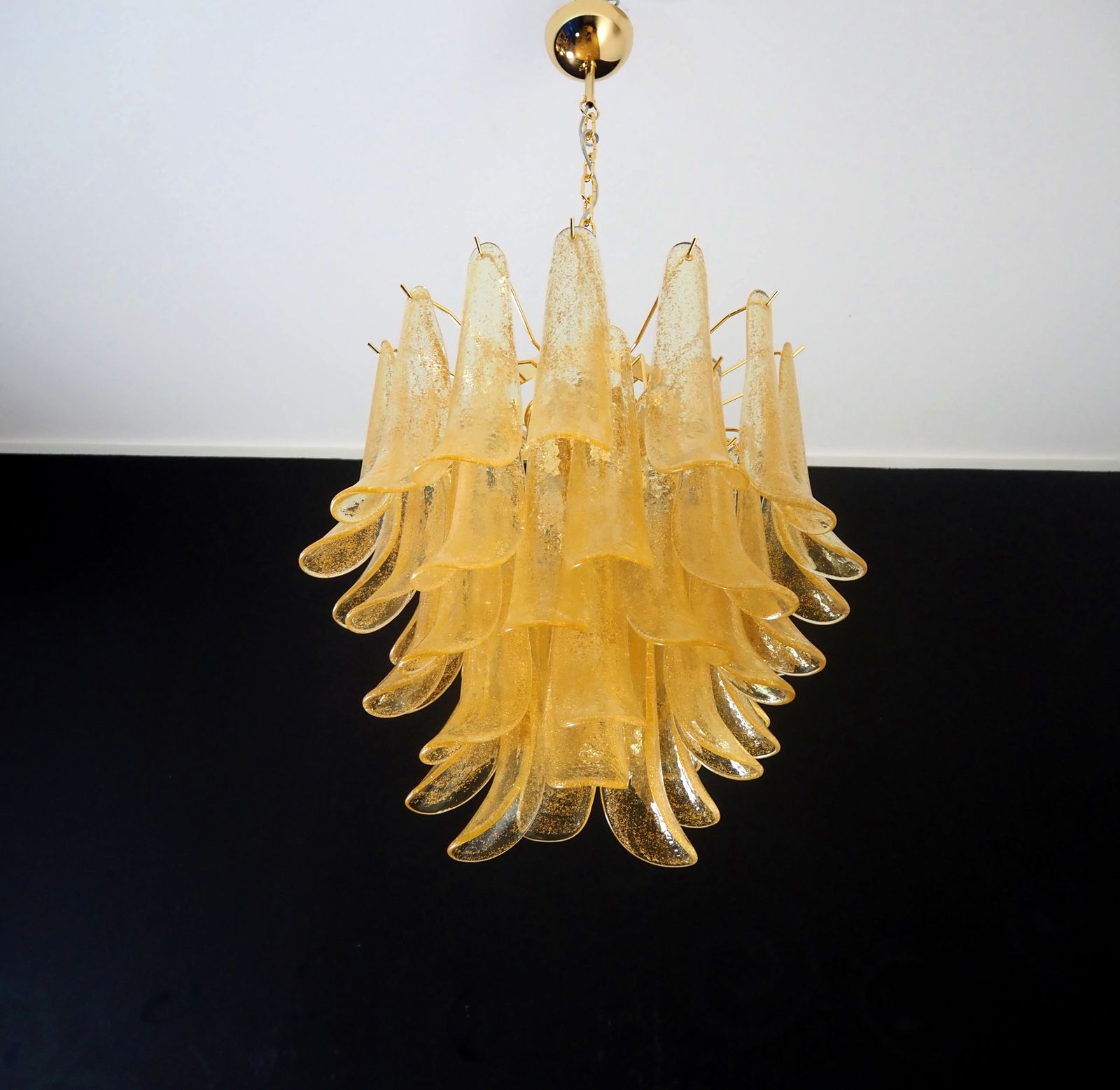 Lighting Italian Vintage Murano Chandelier   Mazzega   41 Gold Glass Petals photo