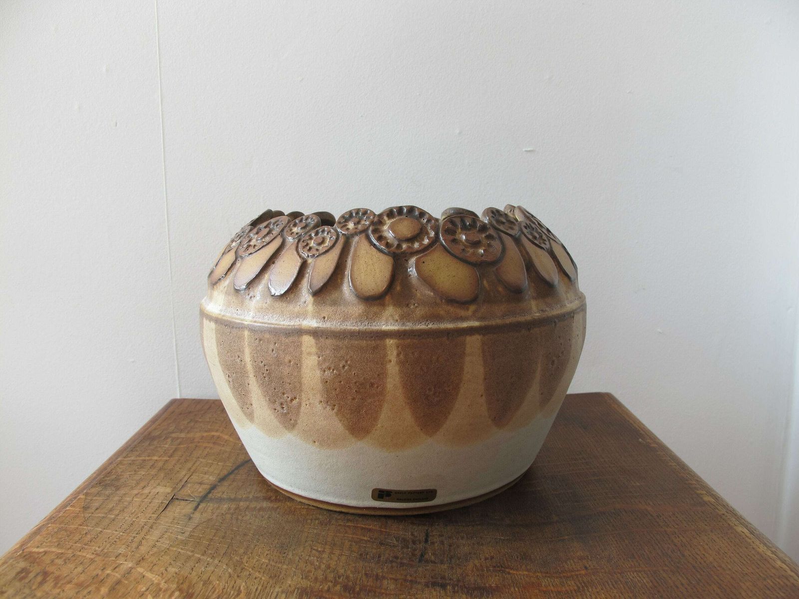 Stunning Large Stoneware Studio Pottery Vase Or Planter. Pot Bellied Vase With Lovely Incised Flower Decoration. Shelf Pottery Halifax