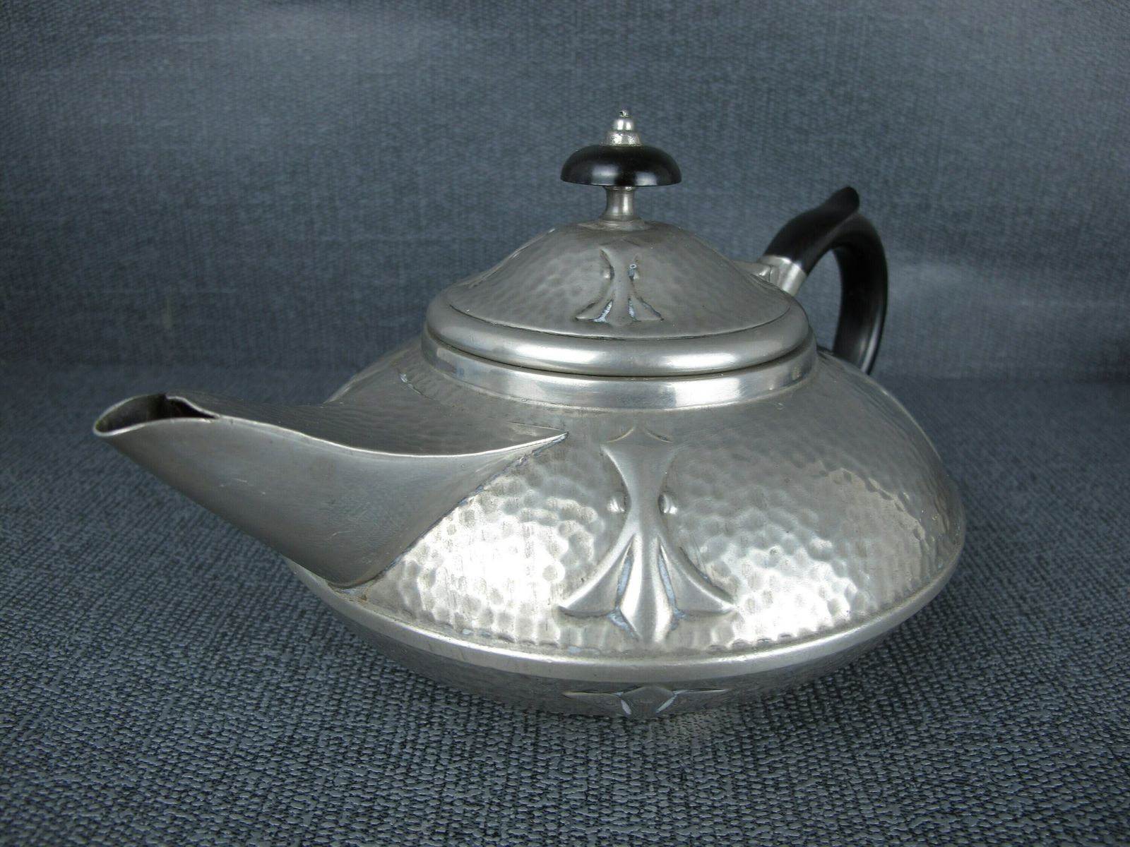 Stunning Vintage Art Deco English Pewter Three Piece Tea Set. Teapot, Milk Jug And Sugar Bowl. Bakelite Handles   Made By Civic photo vinterior