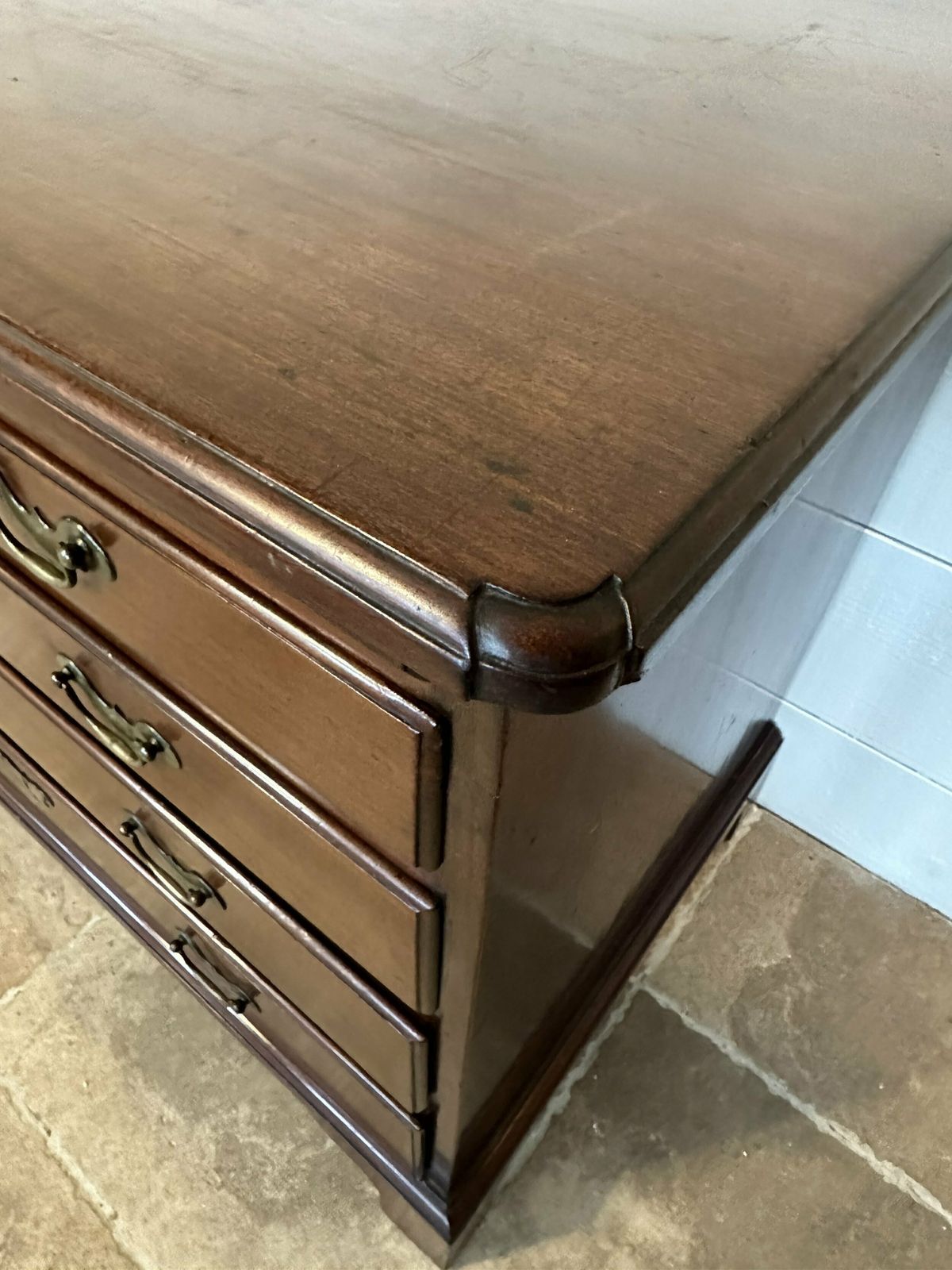 A Wonderful Mahogany Chest Of Drawers, English C1790s, Antique photo vinterior