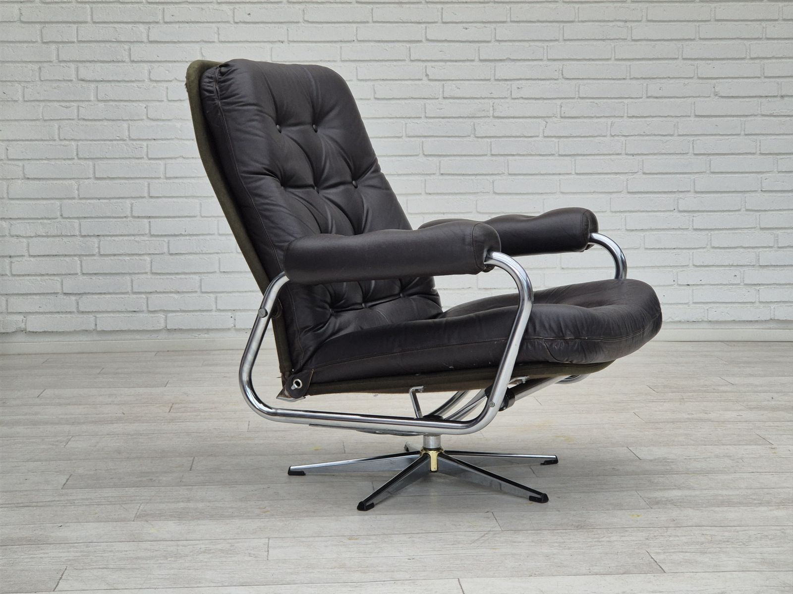 1350.0 1970s, Danish Swivel Chair, Original Condition, Leather, Chrome Steel. photo