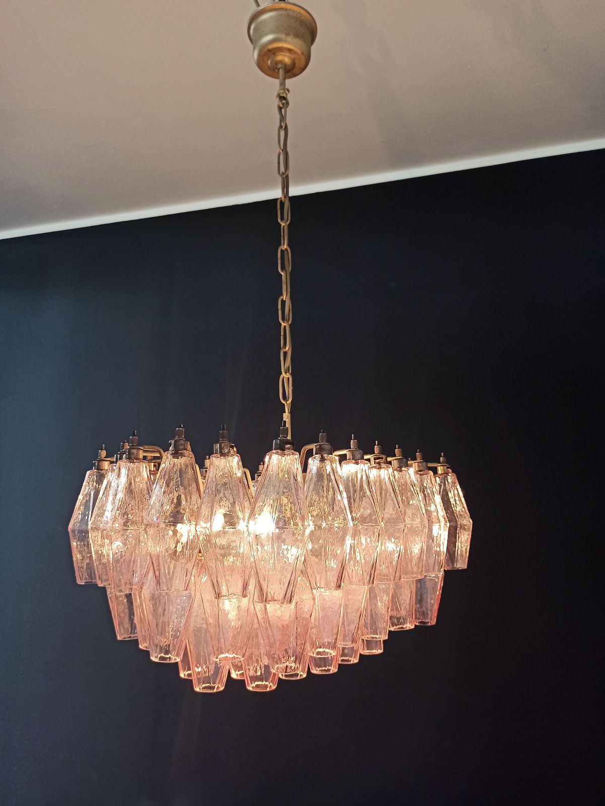photo vinterior Elegant Murano Poliedri Chandelier   Carlo Scarpa   Pink Glasses