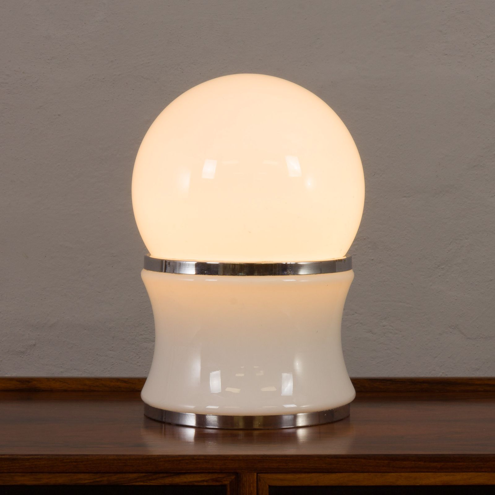 Large Opaline Glass Table Lamp By Goffredo Reggiani For Reggiani, Italy 1960s photo Lighting