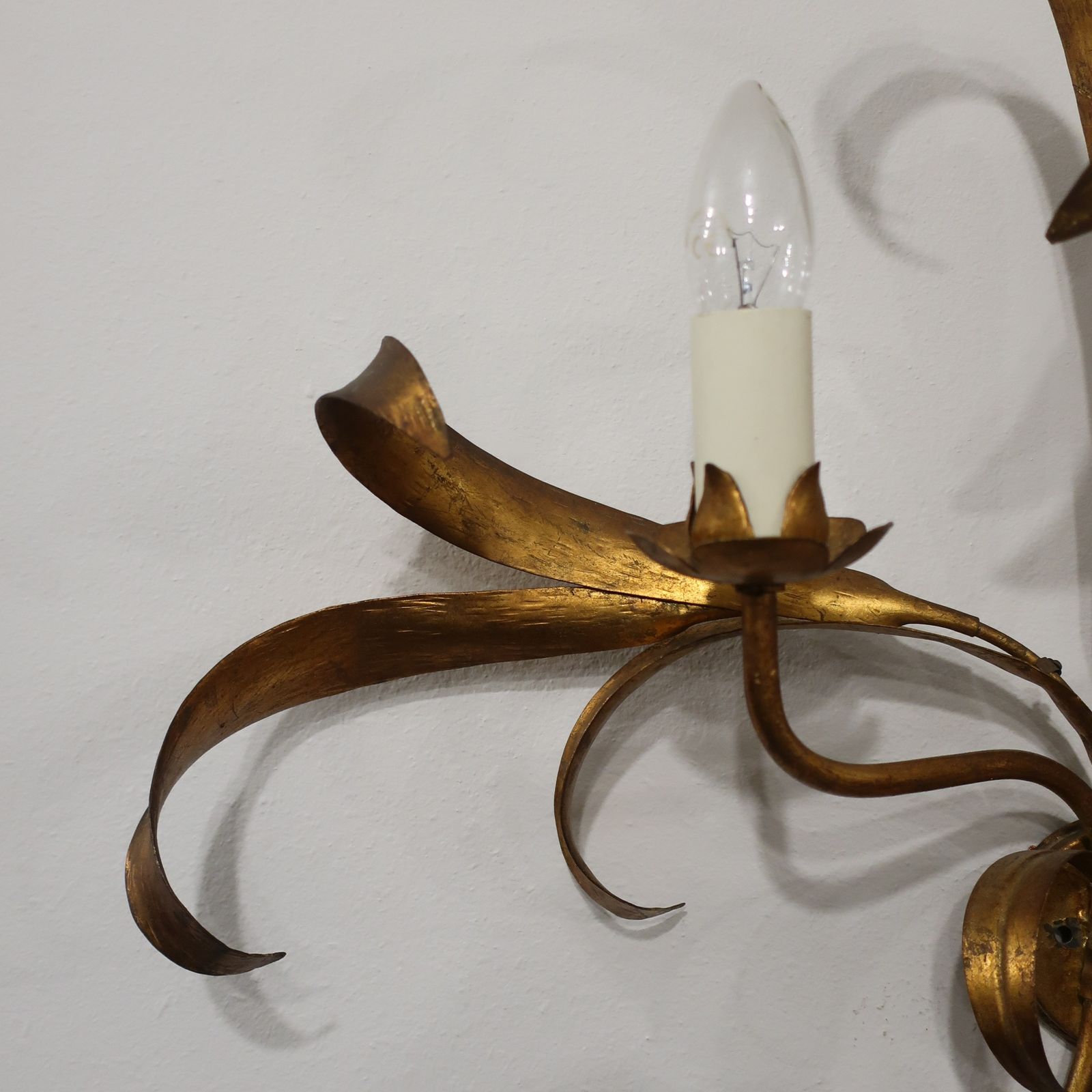 Mid Century Italian Hollywood Regency Style Gilt Metal Large Wall Light photo Lighting