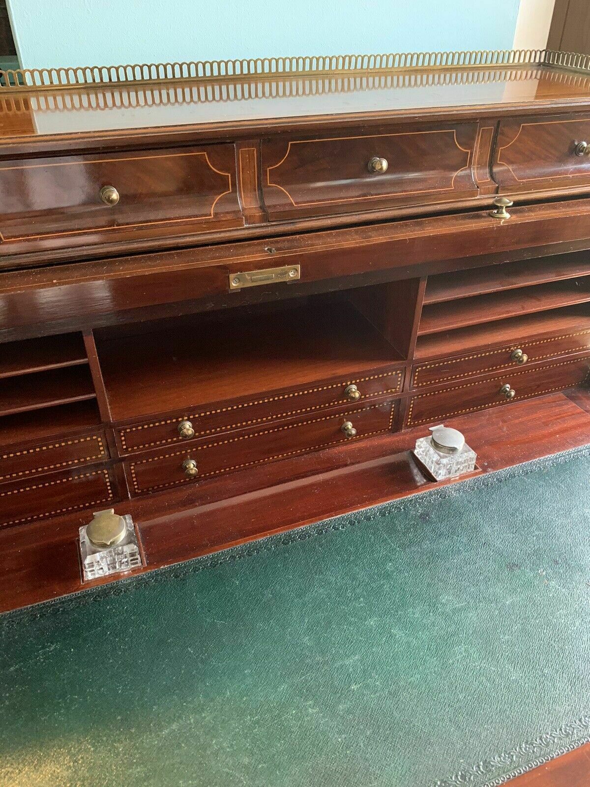 A Beautiful And Very Elegant Edwardian Cylinder Desk photo 875.0