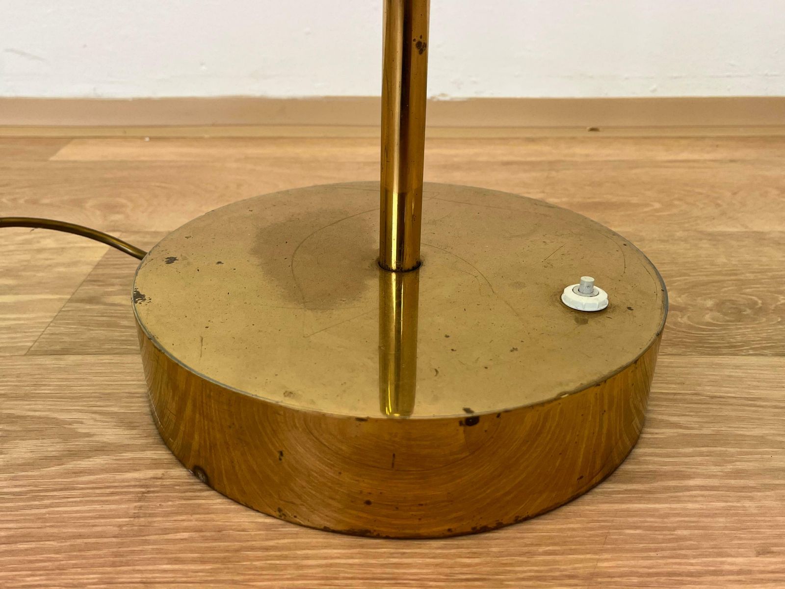 Mid Century Design Brass Floor Lamp, 1980s In Style Of Gaetano Sciolari photo vinterior
