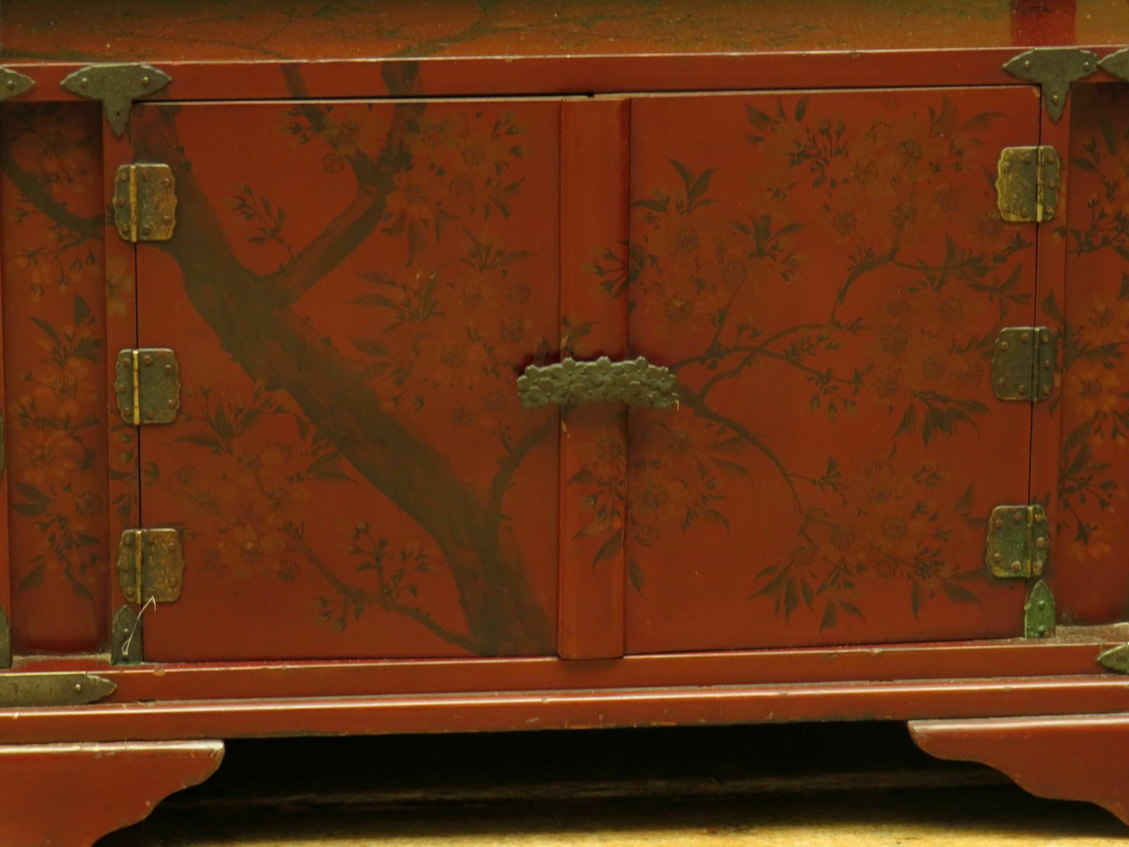photo vinterior Japanese Red Lacquered Shodana Cabinet With Cherry Blossoms C1880