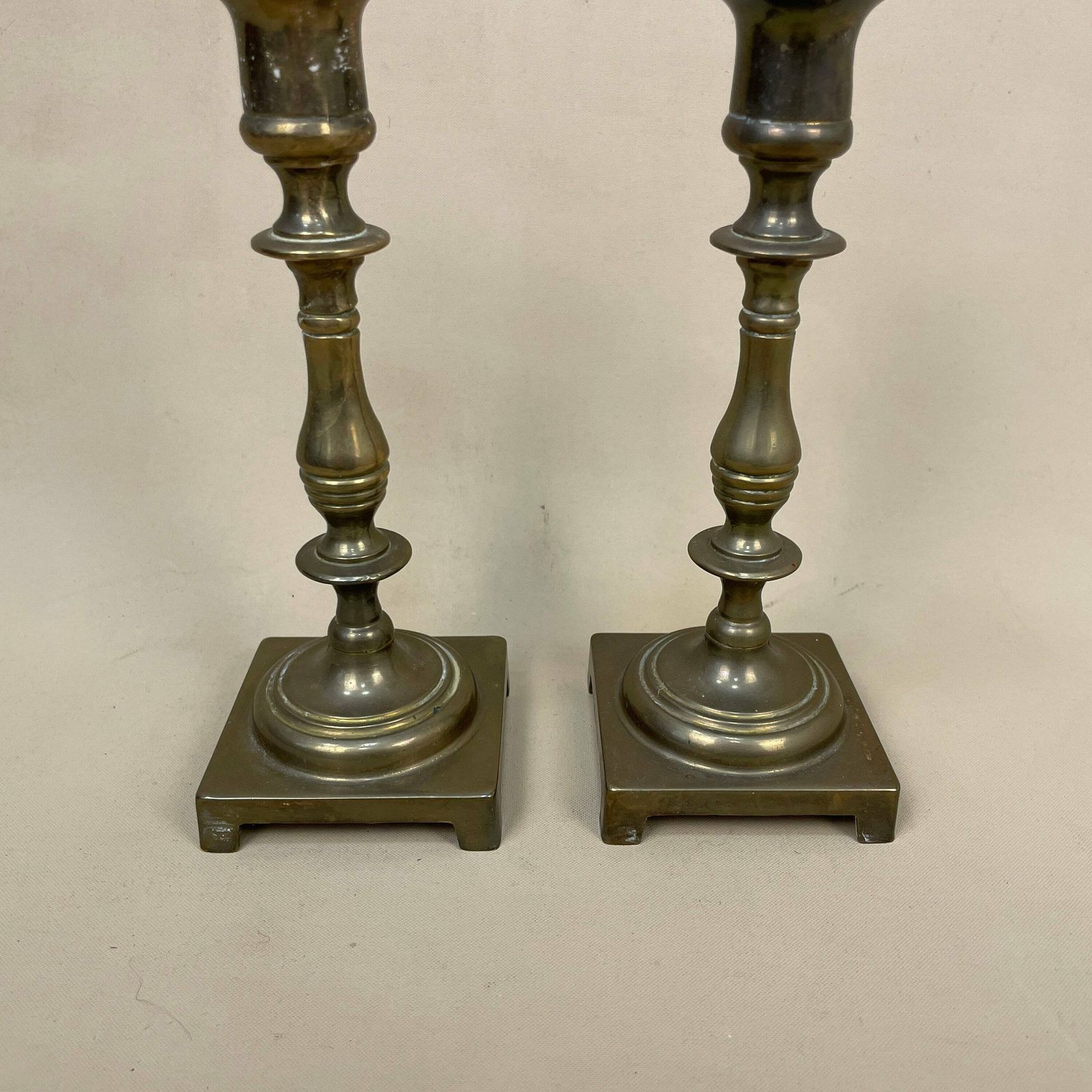 Antique Matching Pair Of Gold Brass Metal Candlestick Candle Stick Vintage Column Taper Dinner Candlesticks Square Base Column Pillar Feet photo vinterior
