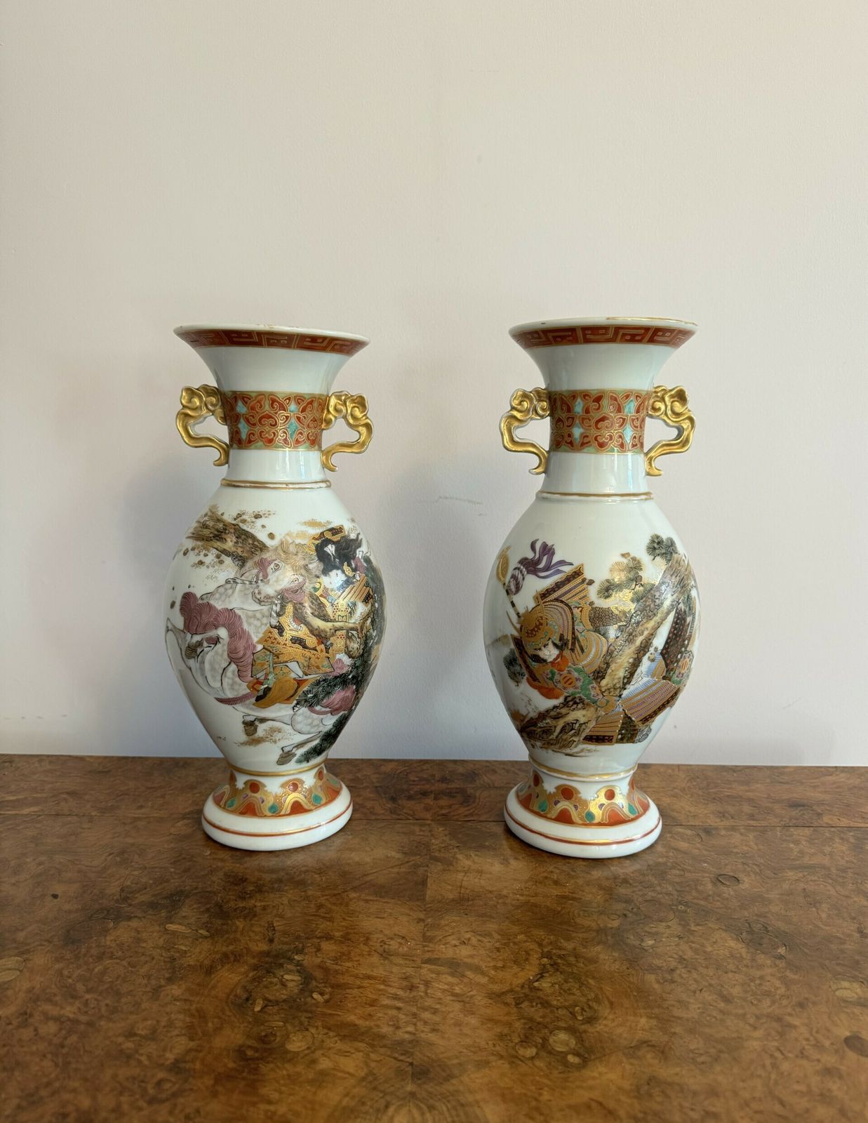 Superb Quality Pair Of 19th Century Porcelain Chinese Famille Vercv Vases