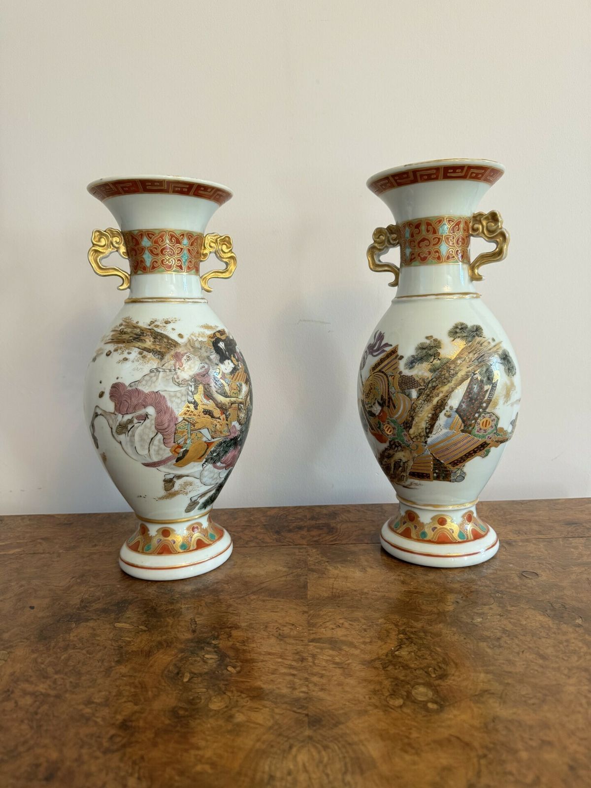Superb Quality Pair Of 19th Century Porcelain Chinese Famille Vercv Vases photo vinterior