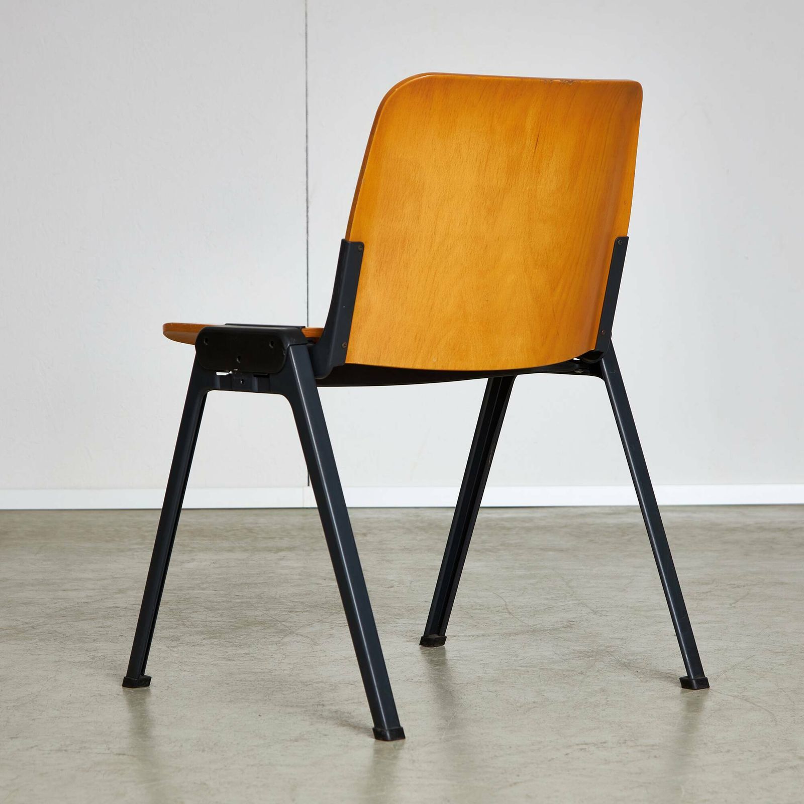 photo furniture Serie K Chairs By Roberto Lucci And Paolo Orlandini For Velca