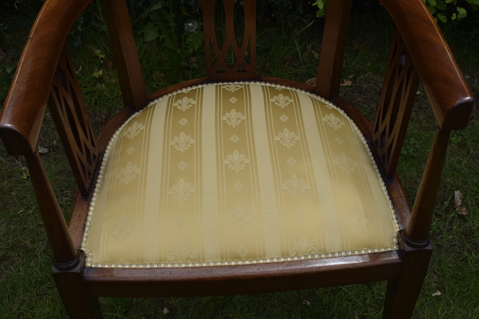 395.0 Victorian Inlaid Tub Chair, 1800s photo