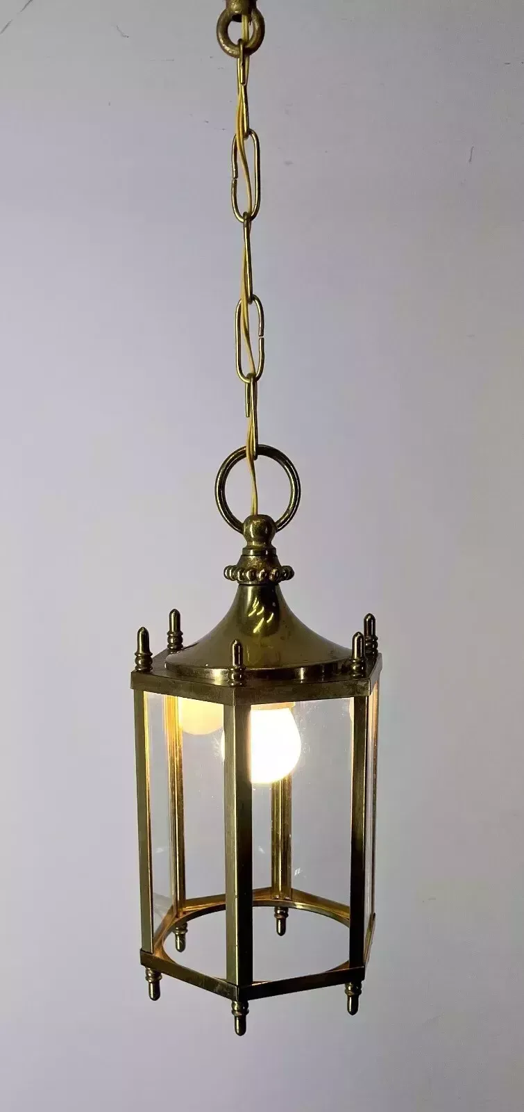 photo furniture Stunning Ceiling Lamp Made Of Brass Pendant Chandelier