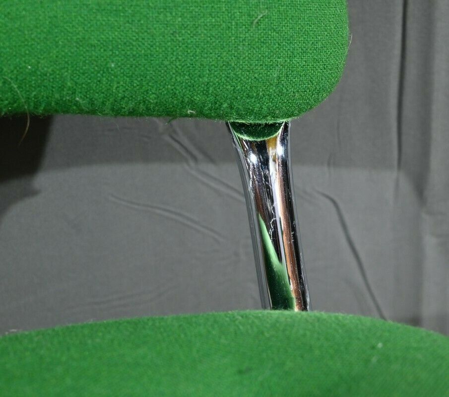photo for sale Pair Of Chairs, Attributed To Steelcase Strafor – 1970