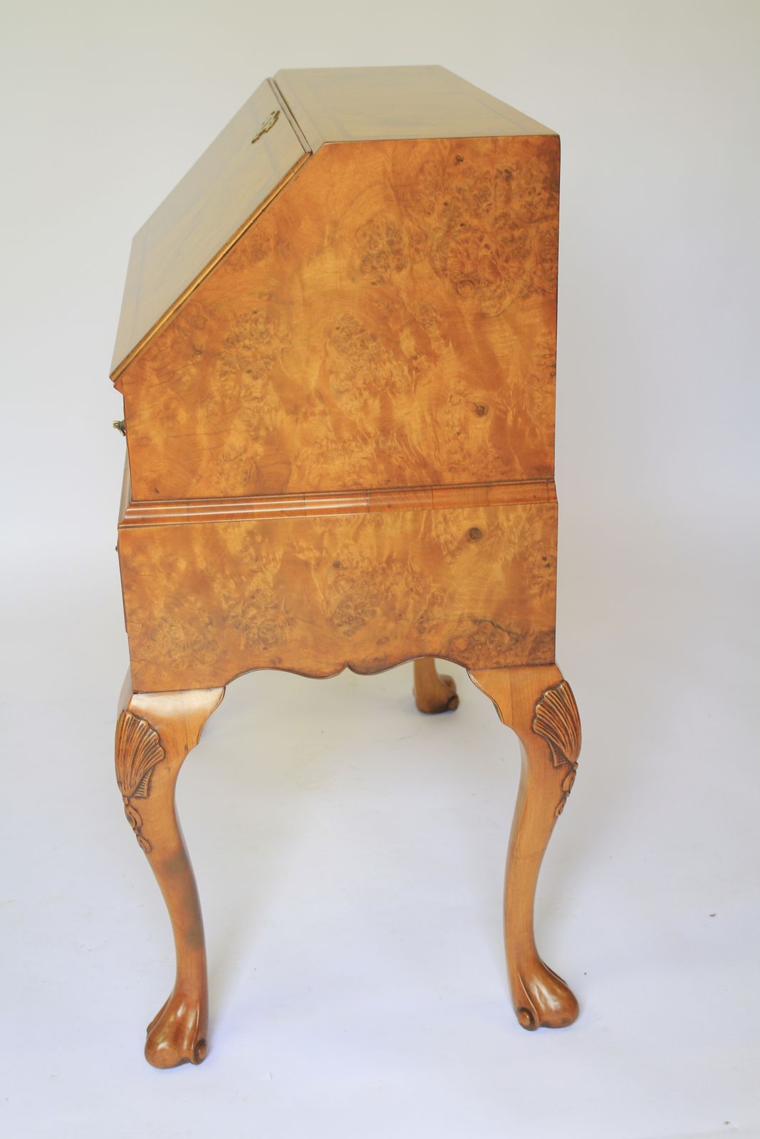 George 1st Revival Burr Walnut Bureau With Well photo vinterior