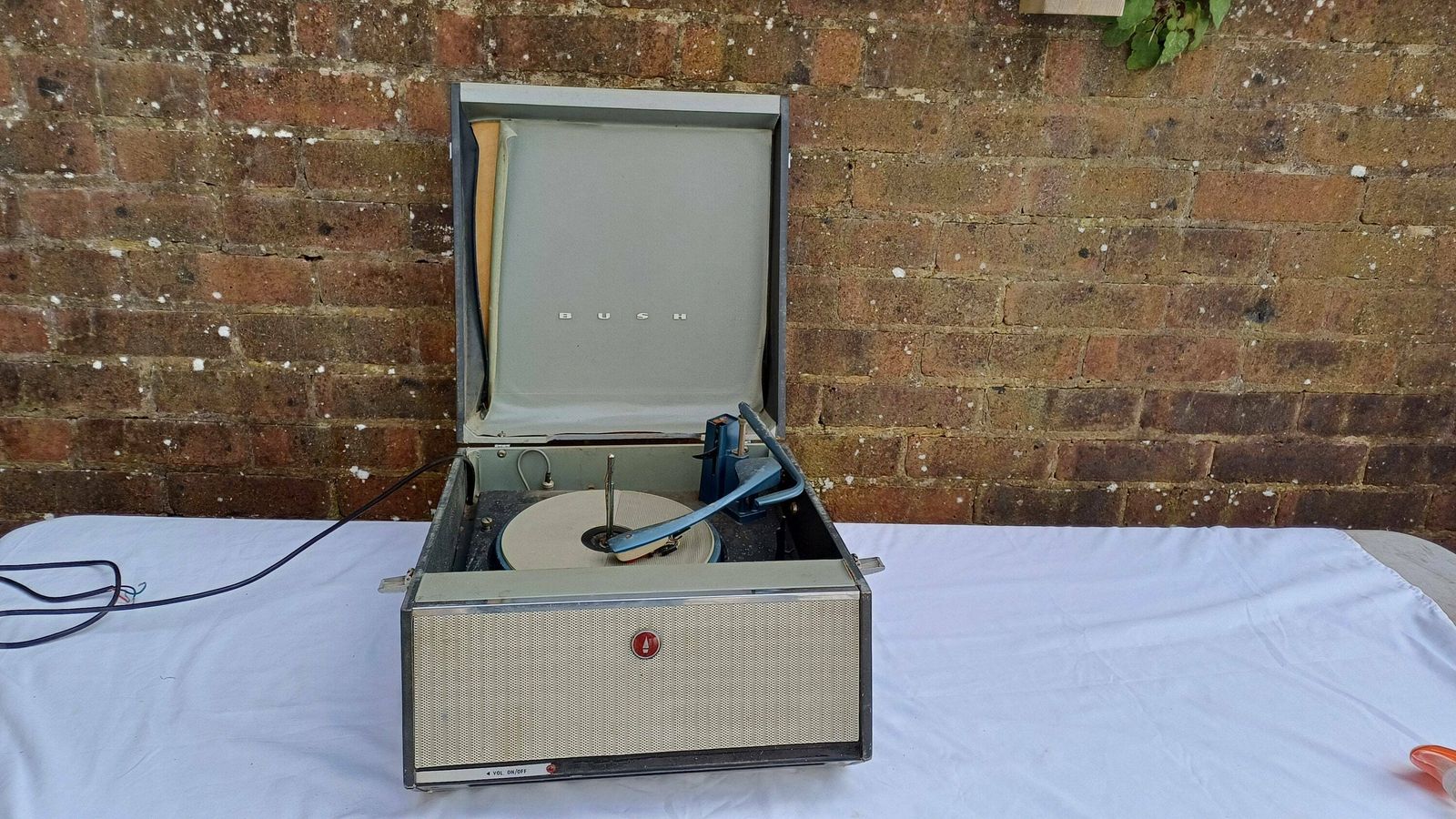 Vintage Retro Bush ‘Monarch’ Record Player Audio Collectible Audio.