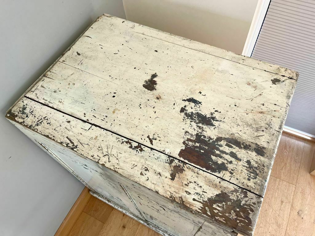 Early 20th Century Rustic Workshop Drawers photo vinterior