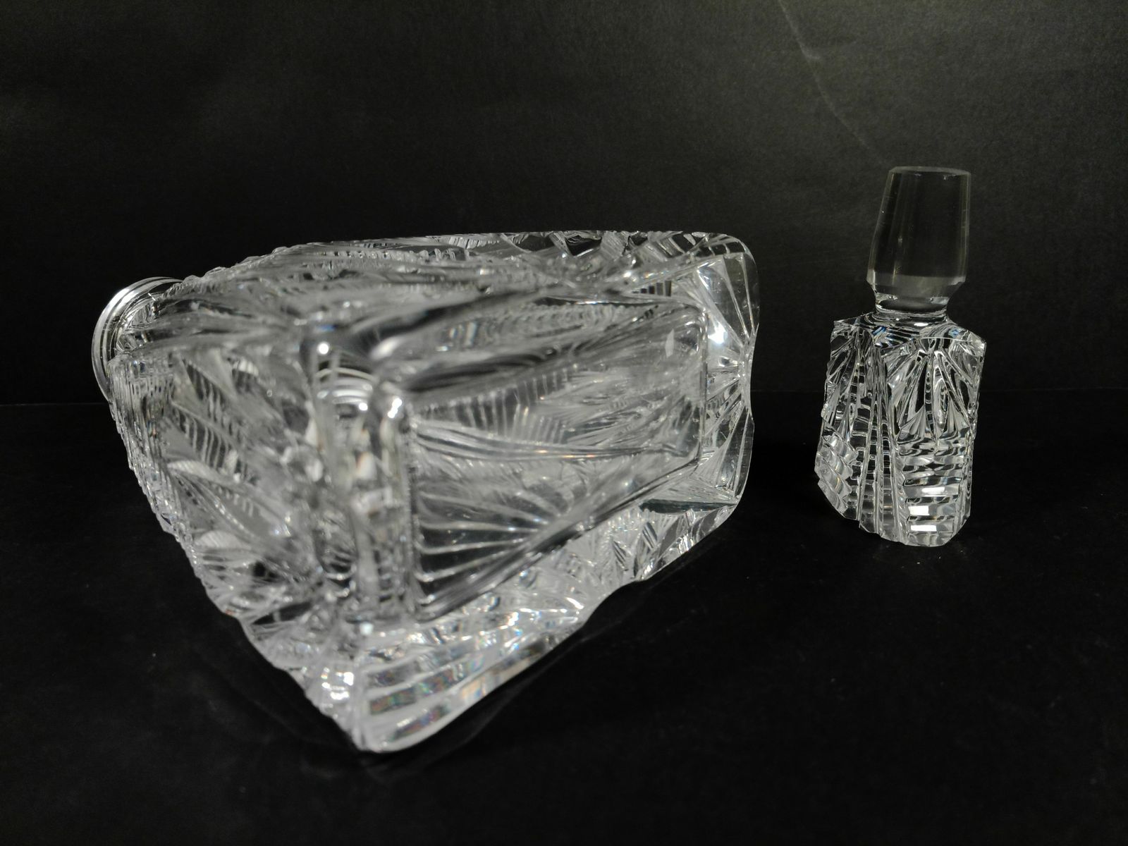 Decanter / Crystal Diamant Cut photo 190.0