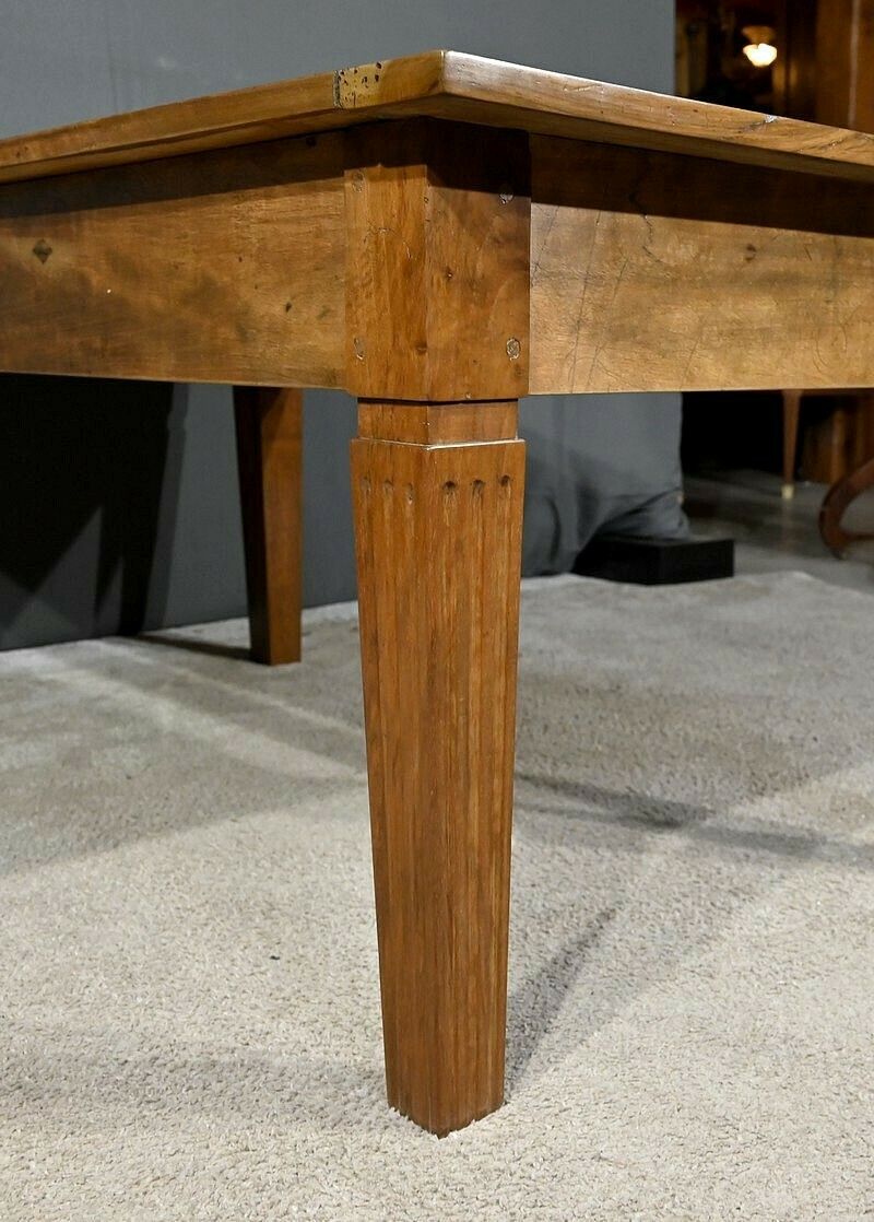photo furniture Walnut Coffee Table, Louis XVI – 19th Century Style