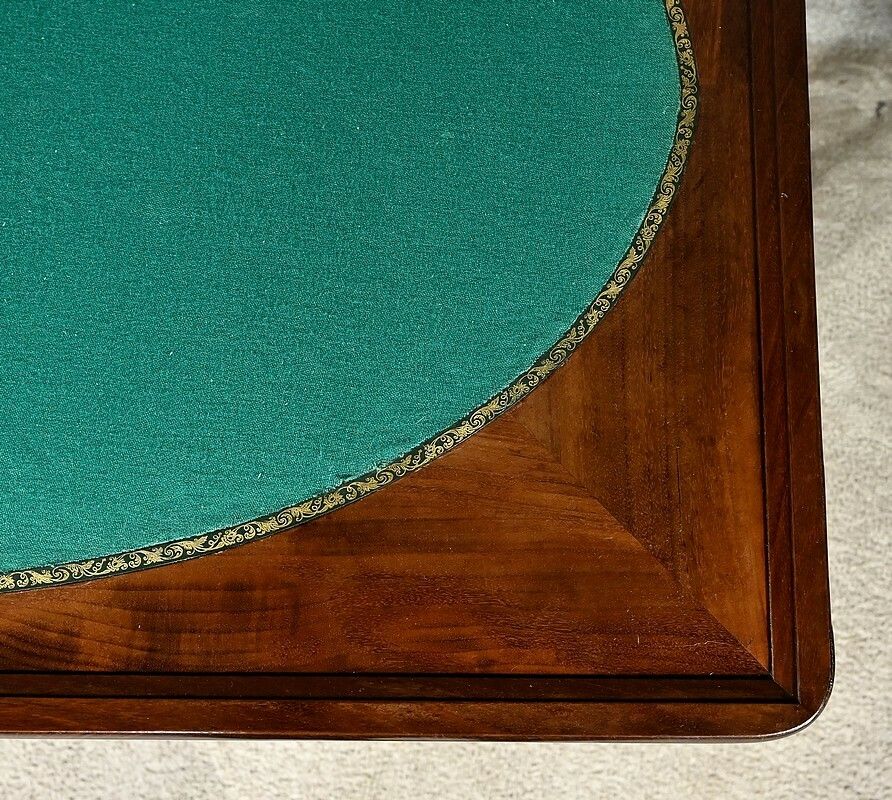 photo vinterior Burl Mahogany Games Table, Restoration Period – Early 19th Century