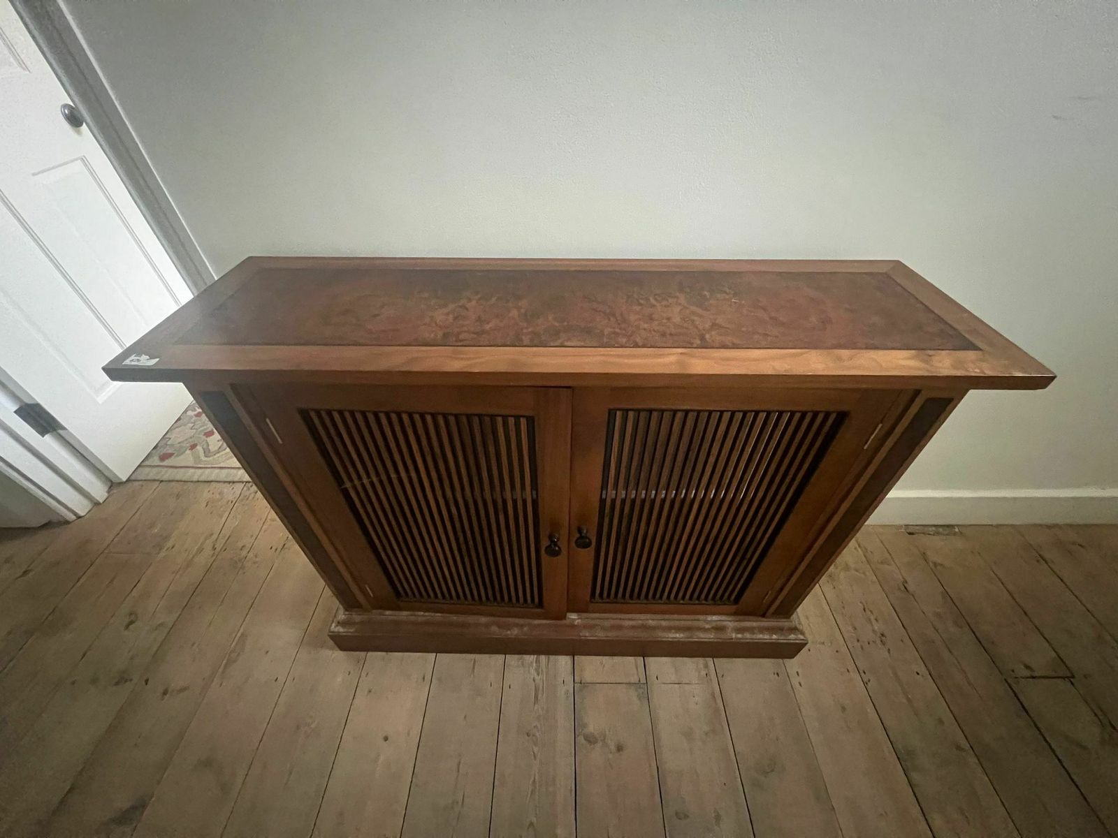 In The Manner Of David Linley, A Pair Of Walnut And Burr Walnut Cabinets photo for sale