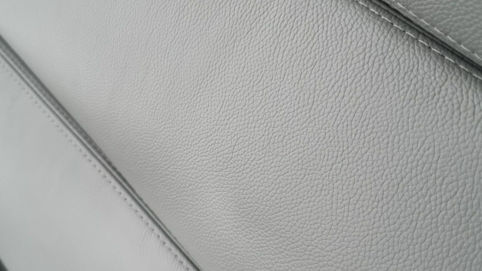 Pristine Vitra Eames Ea219 Soft Pad Chair In Soft Chair Leather photo vinterior