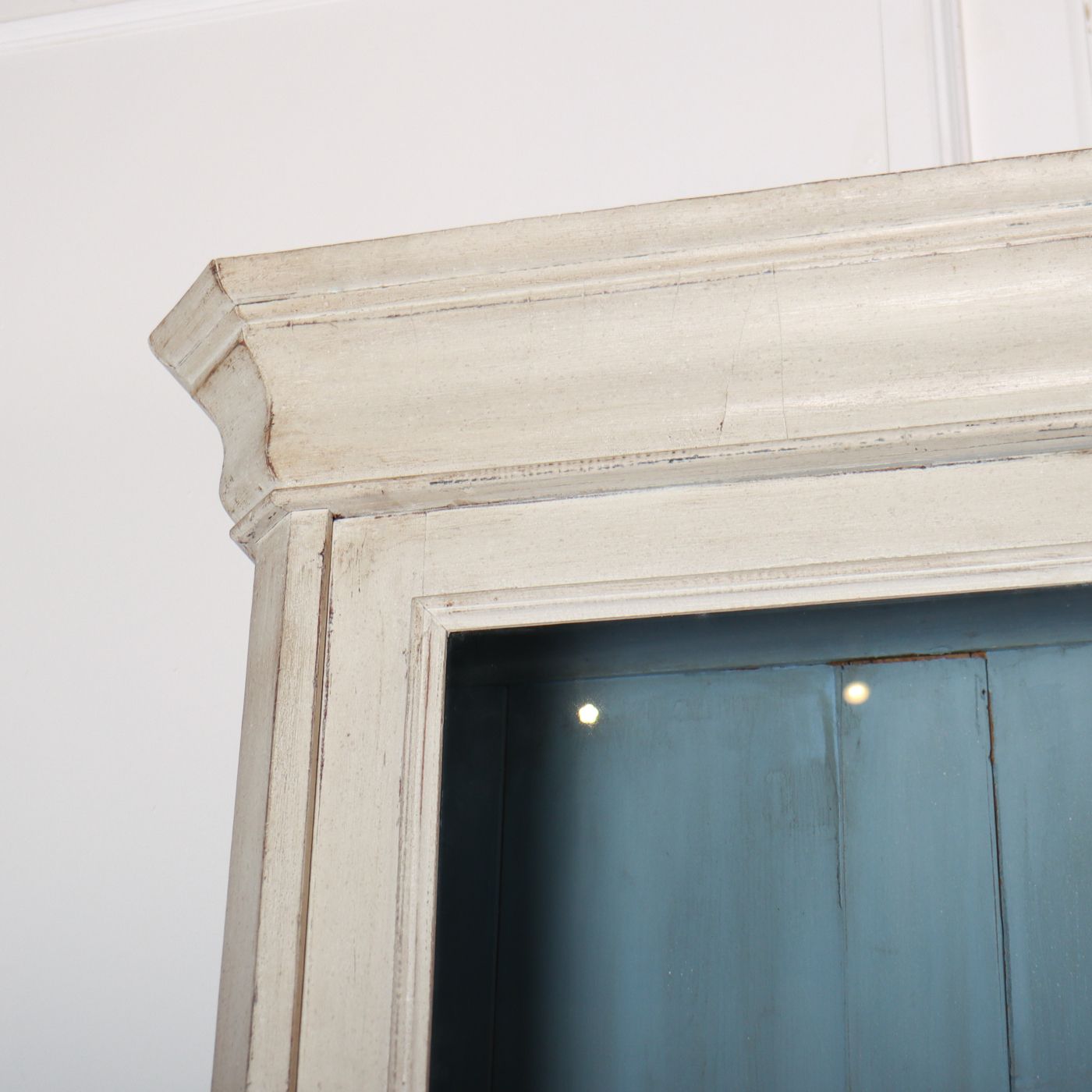 19th Century Italian Painted Bookcase photo vinterior