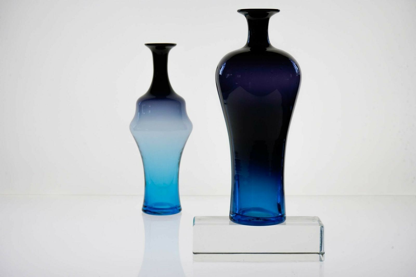 Pair Of Glass Vases. Veart Cobalto Aquamarine Fading. Paolo Venini Design. photo Home Decor