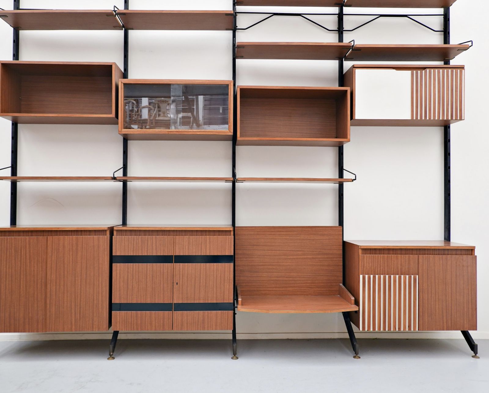 6260.0 Mid Century Modern Italian Wall Unit Model ”Urio” By Ico Parisi For Mim, 1960s photo