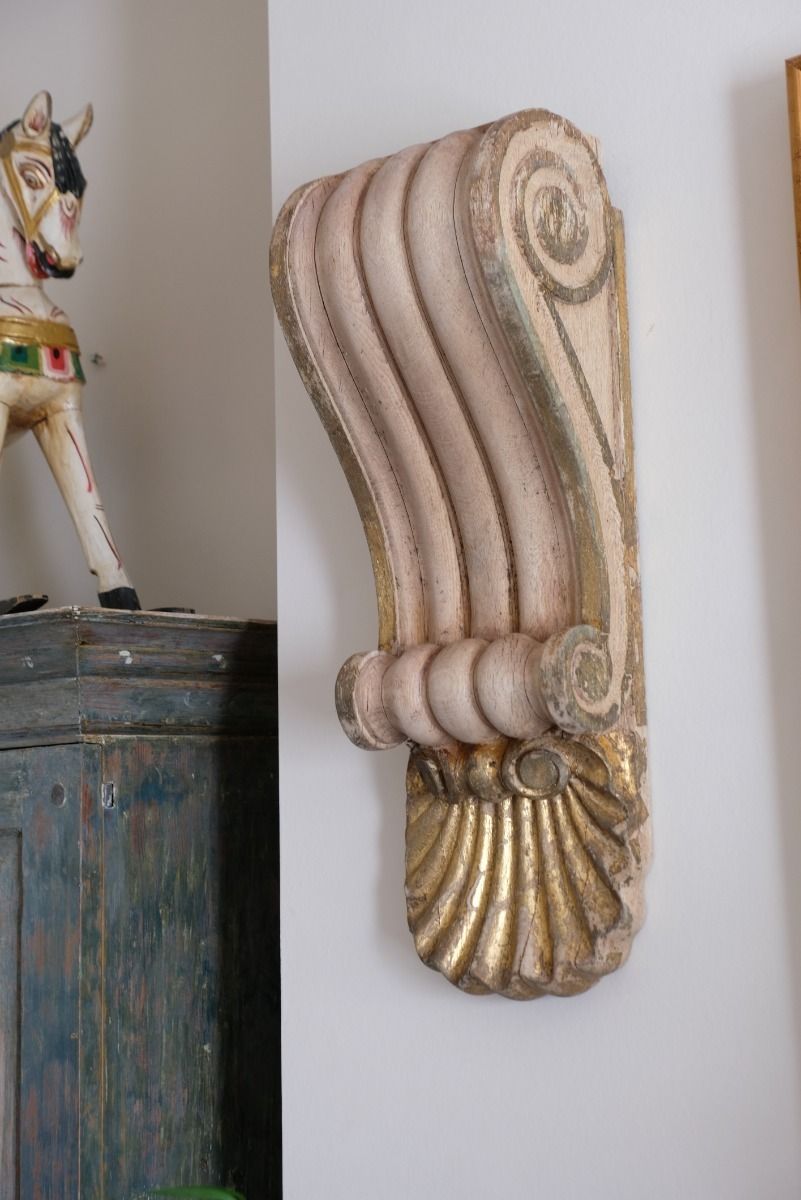 1280.0 Architectural Pair Of Carved Giltwood Oak Corbels photo