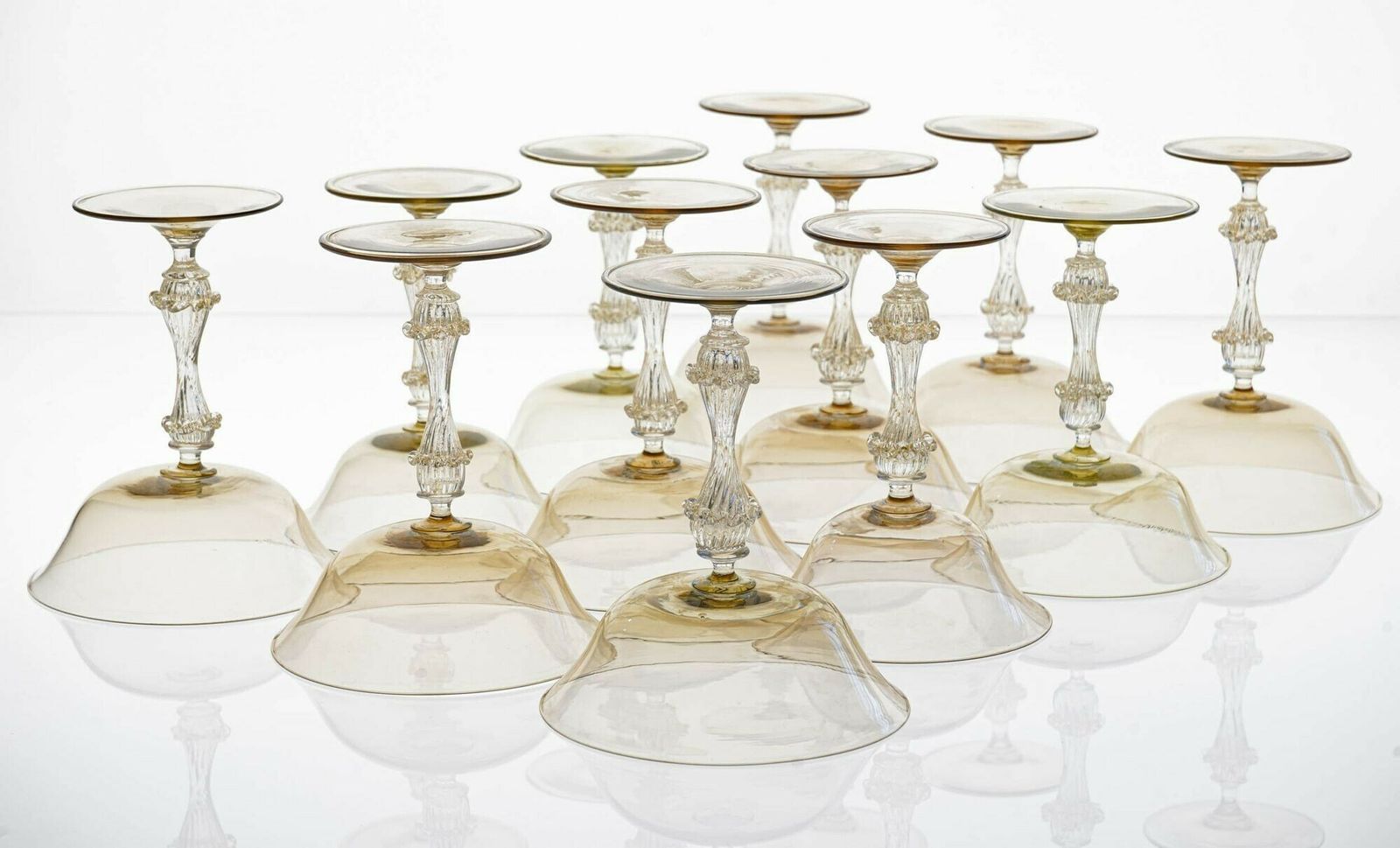 photo vintage Rare Set Of 12 Classic Cenedese Fume And Gold Champagne Glass . Unique
