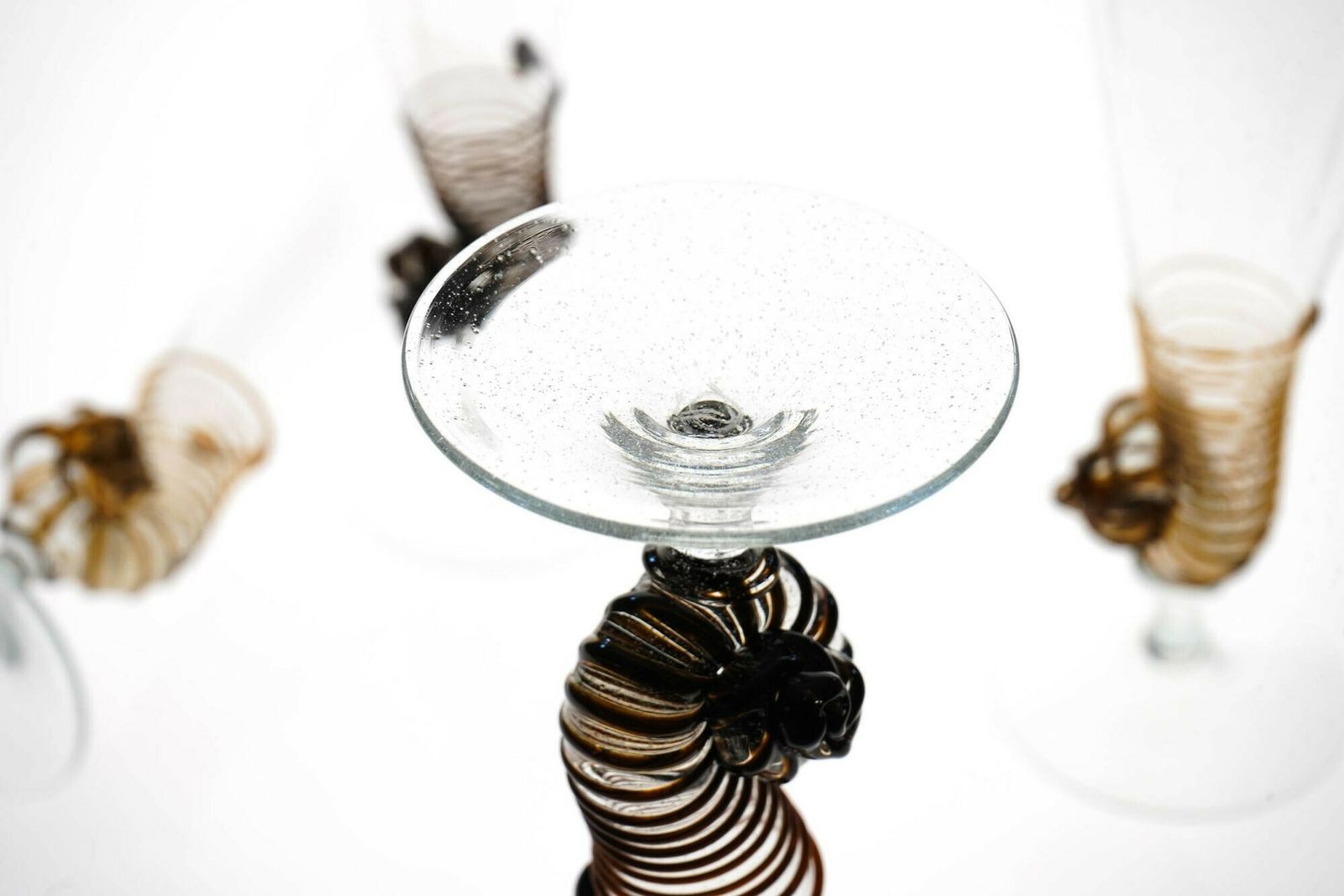photo vinterior Six Cenedese Nautilus Flutes Set, Brown Accent And Pulegoso Murano Glass Signed