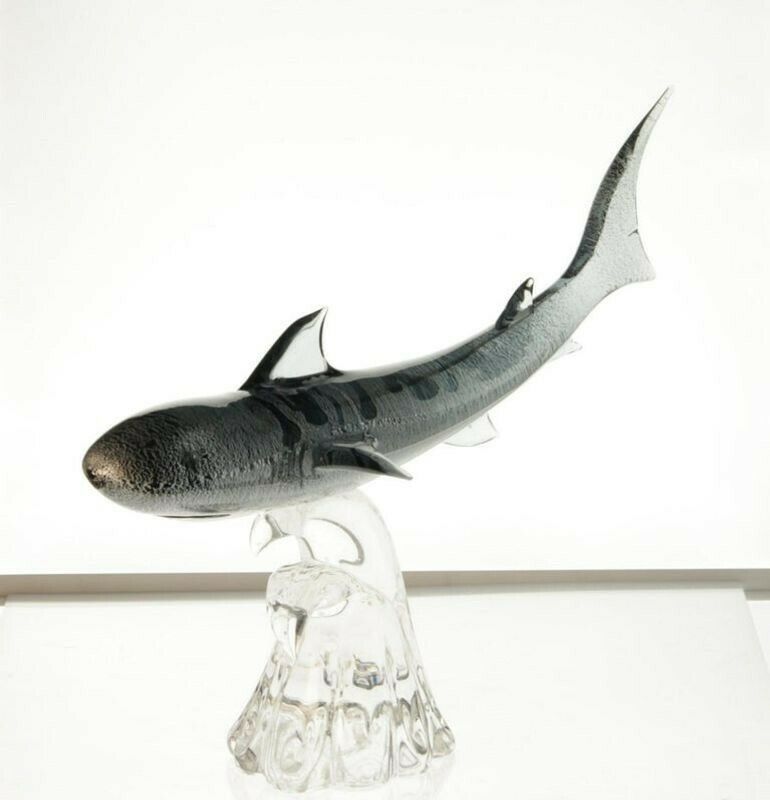 Roberto Camozzo For Wyland, Tiger Hunting Shark On Base Murano Glass 90s, Signed photo 2800.0
